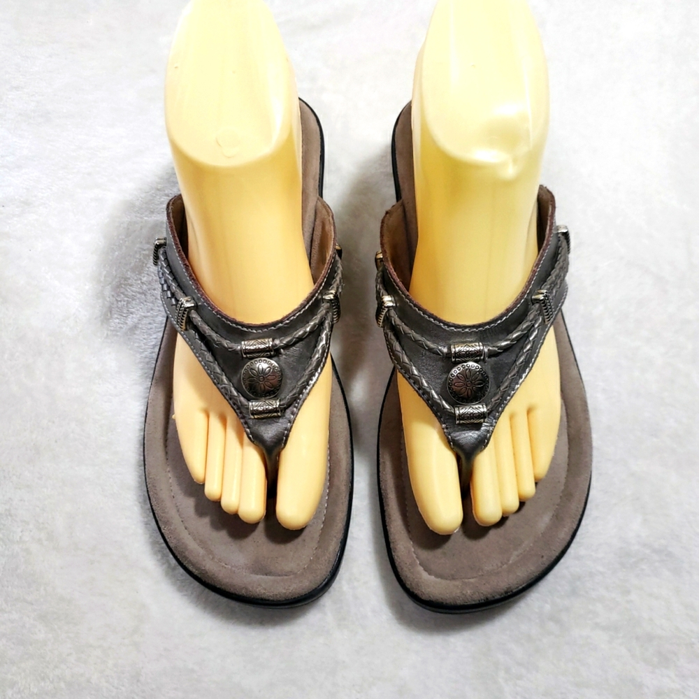 MINNATONKA Silverthorne Pewter Leather Sandals